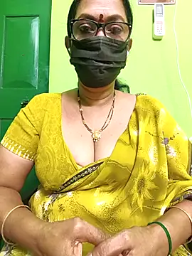 Snapshot of niiveditha chatting on February 26, 1:41 pm niiveditha online show from February 26, 1:41 pm