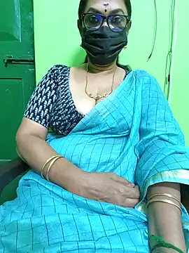 Snapshot of niiveditha chatting on March 8, 9:06 am niiveditha online show from March 8, 9:06 am