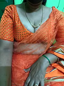 Snapshot of niiveditha chatting on March 10, 11:32 am niiveditha online show from March 10, 11:32 am