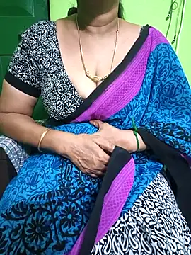 Snapshot of niiveditha chatting on March 17, 9:44 am niiveditha online show from March 17, 9:44 am