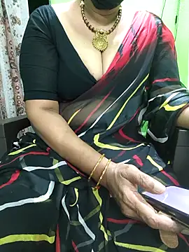 Snapshot of niiveditha chatting on November 16, 1:11 am niiveditha online show from November 16, 1:11 am