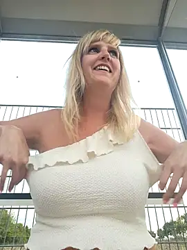 Sexybiene969 online show from September 22, 4:20 pm