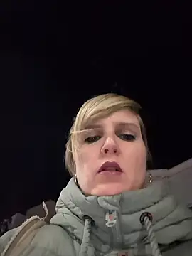 Sexybiene969 online show from November 27, 5:04 pm