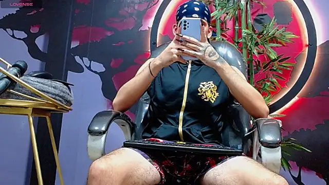 Dirty Kingg online show from November 14, 8:51 pm