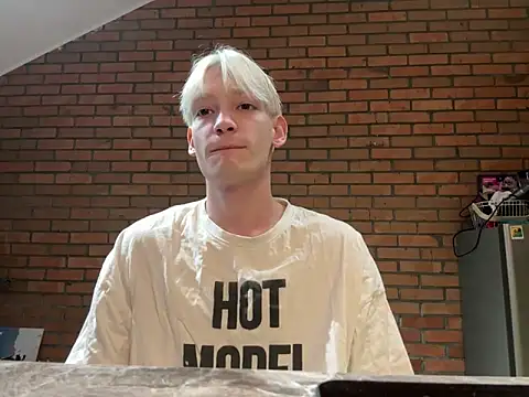 Julian wins online show from February 7, 11:23 am