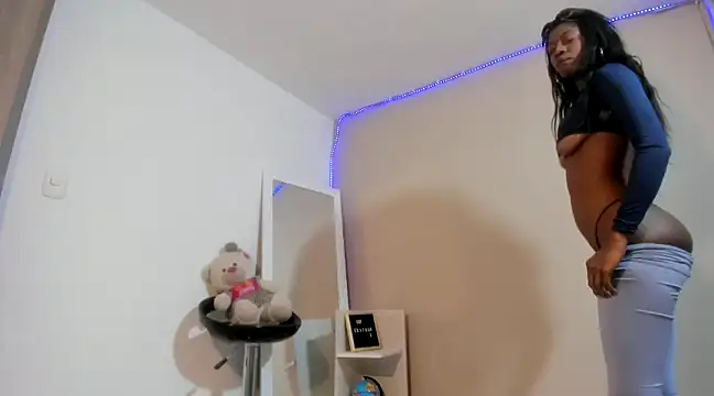 enyelsalas2 online show from February 28, 1:26 am