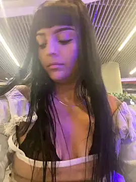 Snapshot of Dulce__Boyd chatting on February 17, 5:32 pm Dulce Boyd online show from February 17, 5:32 pm