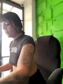 Snapshot of Dulce__Boyd chatting on October 8, 1:53 pm Dulce Boyd online show from October 8, 1:53 pm