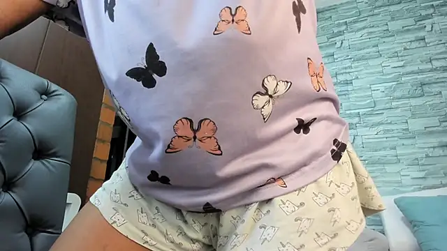 Snapshot of nicollesofia2 chatting on March 1, 8:53 pm nicollesofia2 online show from March 1, 8:53 pm