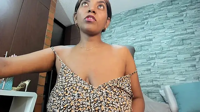 Snapshot of nicollesofia2 chatting on March 5, 5:29 am nicollesofia2 online show from March 5, 5:29 am