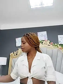 LindaBird online show from March 22, 7:09 pm