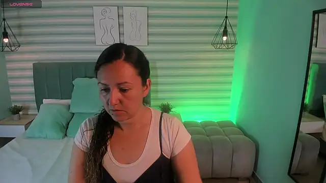 abby apple online show from October 10, 1:43 pm