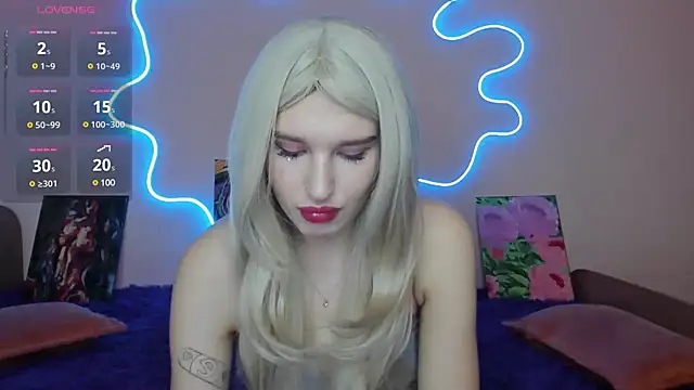 EvelinaLuu online show from March 4, 1:12 am