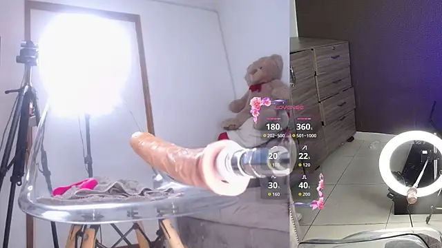 Snapshot of luciana_hunters chatting on September 13, 5:24 pm luciana hunters online show from September 13, 5:24 pm