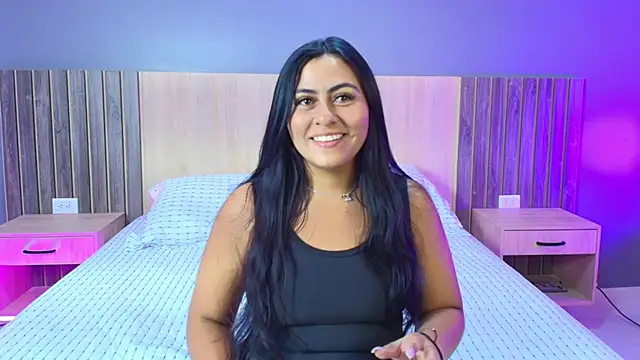 Snapshot of Mia_cm chatting on February 10, 7:17 pm Mia cm online show from February 10, 7:17 pm