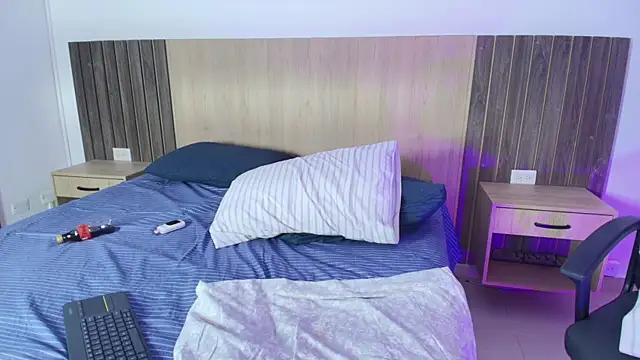 Snapshot of Mia_cm chatting on March 17, 5:01 am Mia cm online show from March 17, 5:01 am