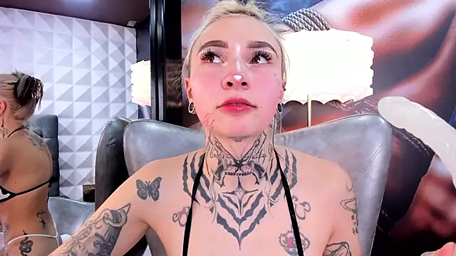 Snapshot of miss___angel chatting on February 24, 6:04 pm miss angel online show from February 24, 6:04 pm