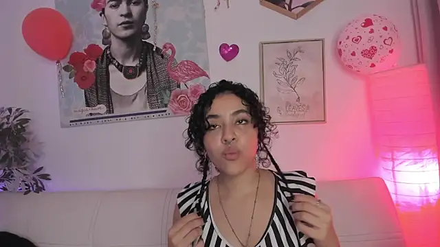 Dhalila  online show from February 19, 1:40 am