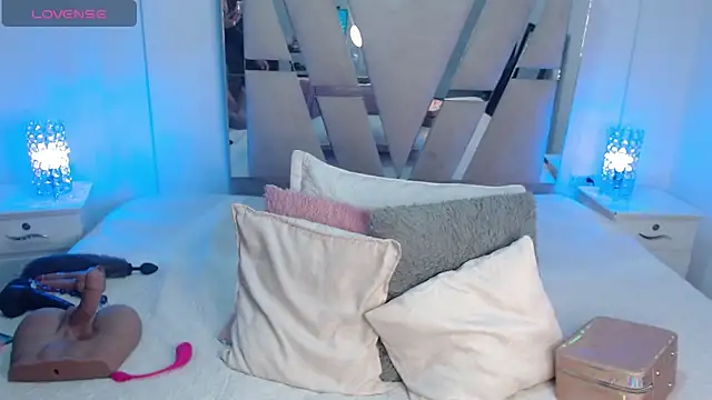 KathyLee69  online show from September 19, 7:58 pm