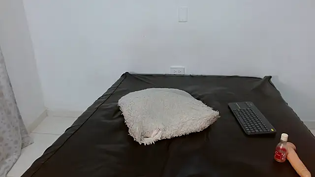 Selena fox7 online show from February 26, 2:26 am