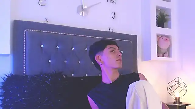 MaikyCooper online show from March 15, 4:57 am