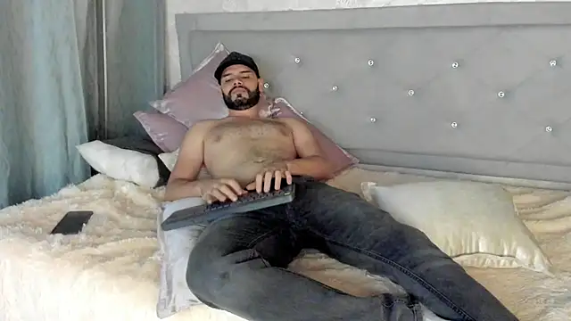 Luke Diaz7 online show from March 2, 3:56 am