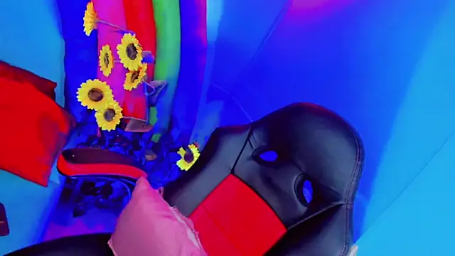 emelly horny  online show from September 13, 7:13 pm