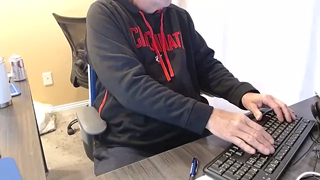 olderandwiser2 online show from March 5, 10:43 pm