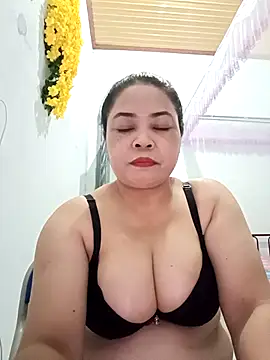 Baby-bigtits2024 online show from February 26, 2:57 pm