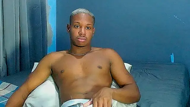 Snapshot of JackBlackone chatting on October 20, 11:05 pm JackBlackone online show from October 20, 11:05 pm