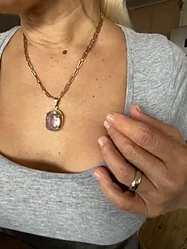 DeboraXporn online show from October 29, 2:19 pm