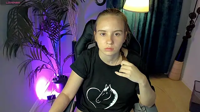 Lika 0ne online show from October 4, 12:25 pm