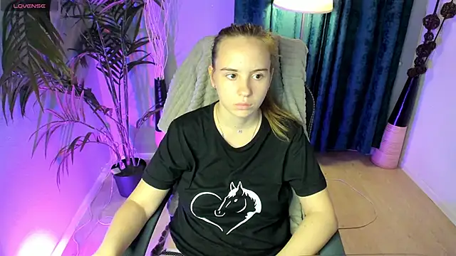 Lika 0ne online show from October 7, 12:13 pm