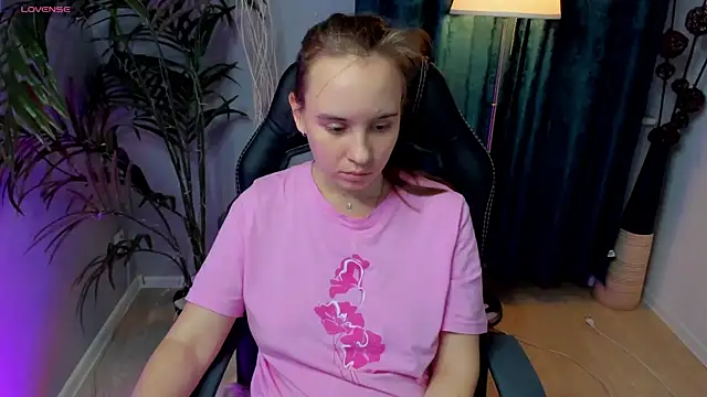 Lika 0ne online show from October 28, 11:25 am