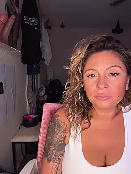 bossyroxy84 online show from November 6, 12:55 am