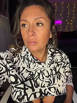 bossyroxy84 online show from November 11, 12:54 am