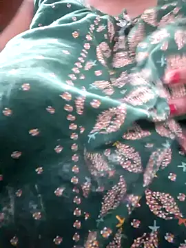 Snapshot of SX-JUHI chatting on October 1, 10:43 am SX-JUHI online show from October 1, 10:43 am