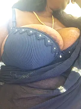 Snapshot of SX-JUHI chatting on November 7, 5:51 am SX-JUHI online show from November 7, 5:51 am