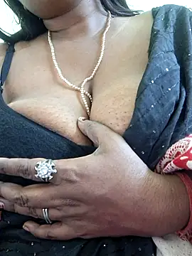 Snapshot of SX-JUHI chatting on December 13, 11:32 pm SX-JUHI online show from December 13, 11:32 pm