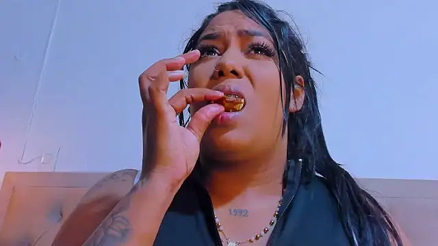 emma purple  online show from March 18, 6:26 pm