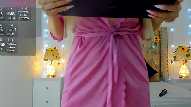 CandieGilson   online show from March 3, 12:37 pm