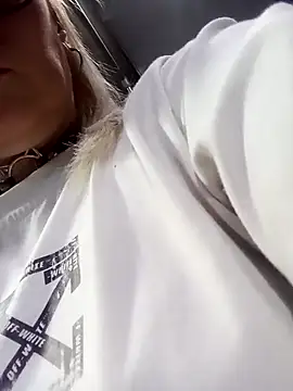 CandieGilson   online show from November 24, 10:48 am