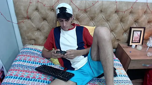 Estiv18  online show from February 27, 4:20 am