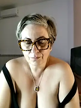 Pumabionda online show from October 2, 2:40 am