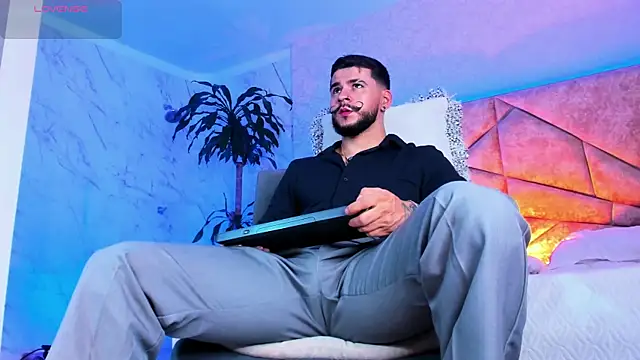 DickGriffith  online show from October 12, 11:31 am