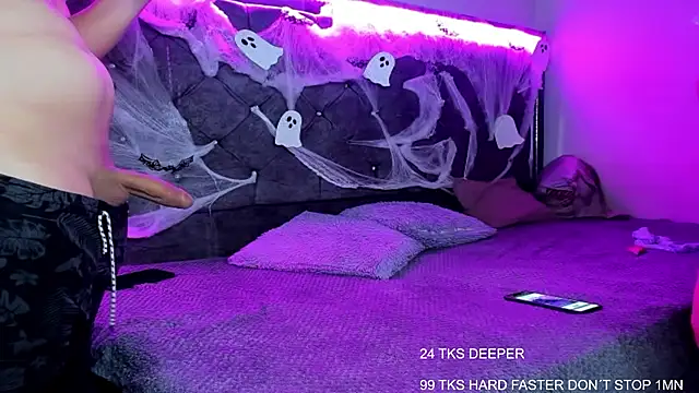 EmilyPacho  online show from October 16, 7:09 am