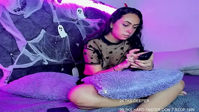 EmilyPacho  online show from October 23, 8:18 pm