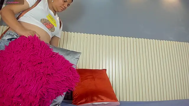 Aida-nicolle online show from March 11, 9:56 am