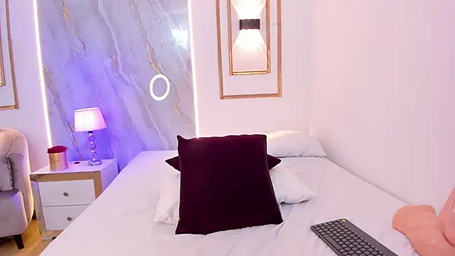 KylieGomeez online show from March 22, 4:56 am