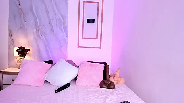 KylieGomeez online show from September 24, 7:39 pm